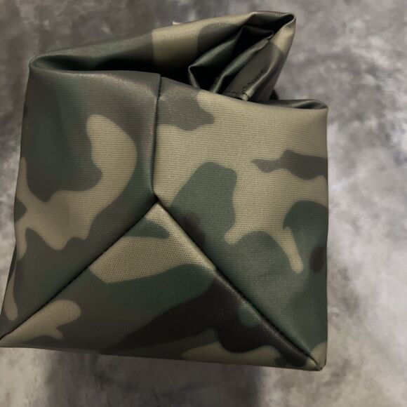 Corkcicle Woodland Camo Nona Lunchbox Roll TOP - Picture 6 of 8